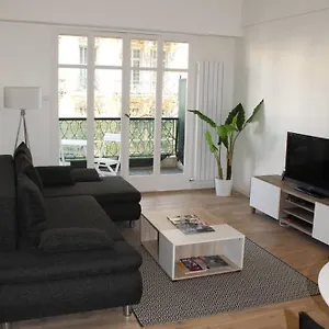  Appartement Plein Centre, Calme Et Proche De La France